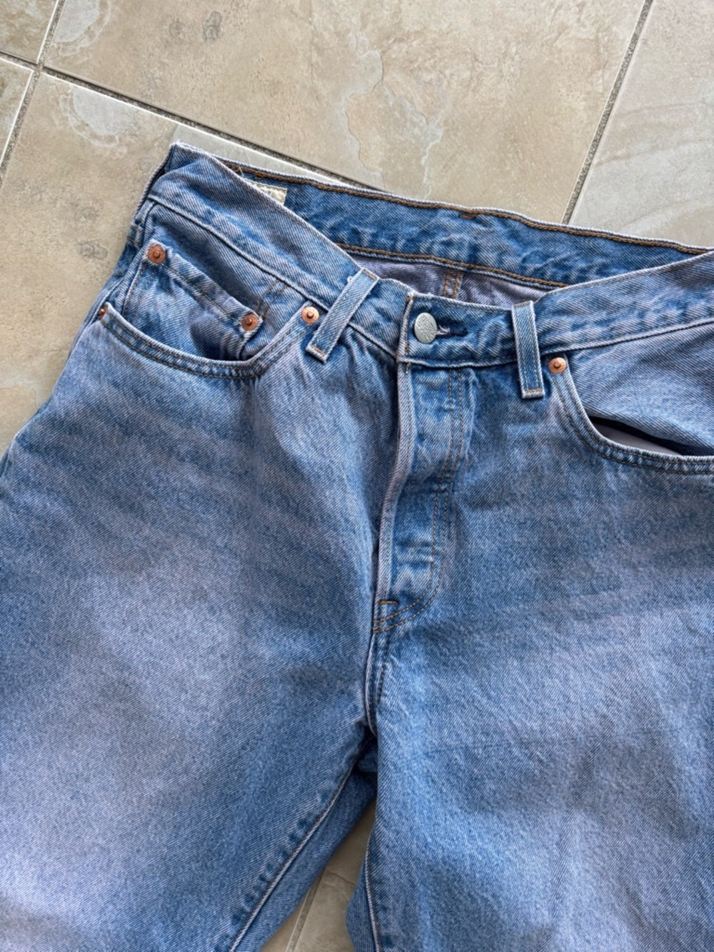 Levi’s 501 ’90s Women’s Jeans W28 L32 Light Wash Straight Leg High Rise Casual - Picture 4 of 14